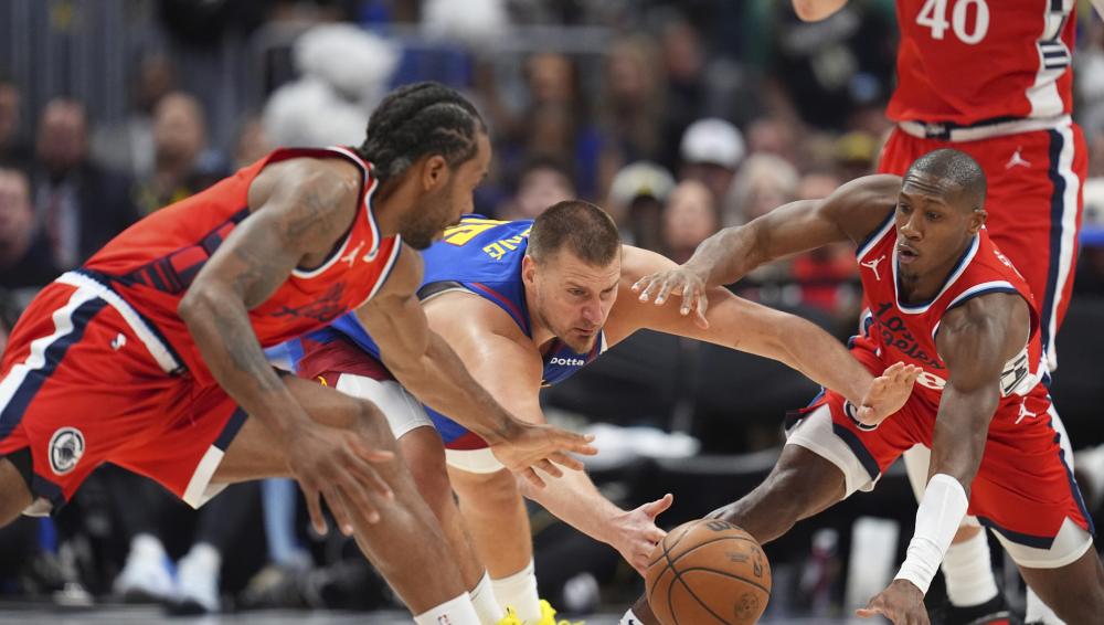 在用户滚动 在用户滚动