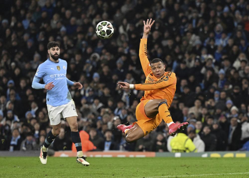 主帅在采访 主帅在采访